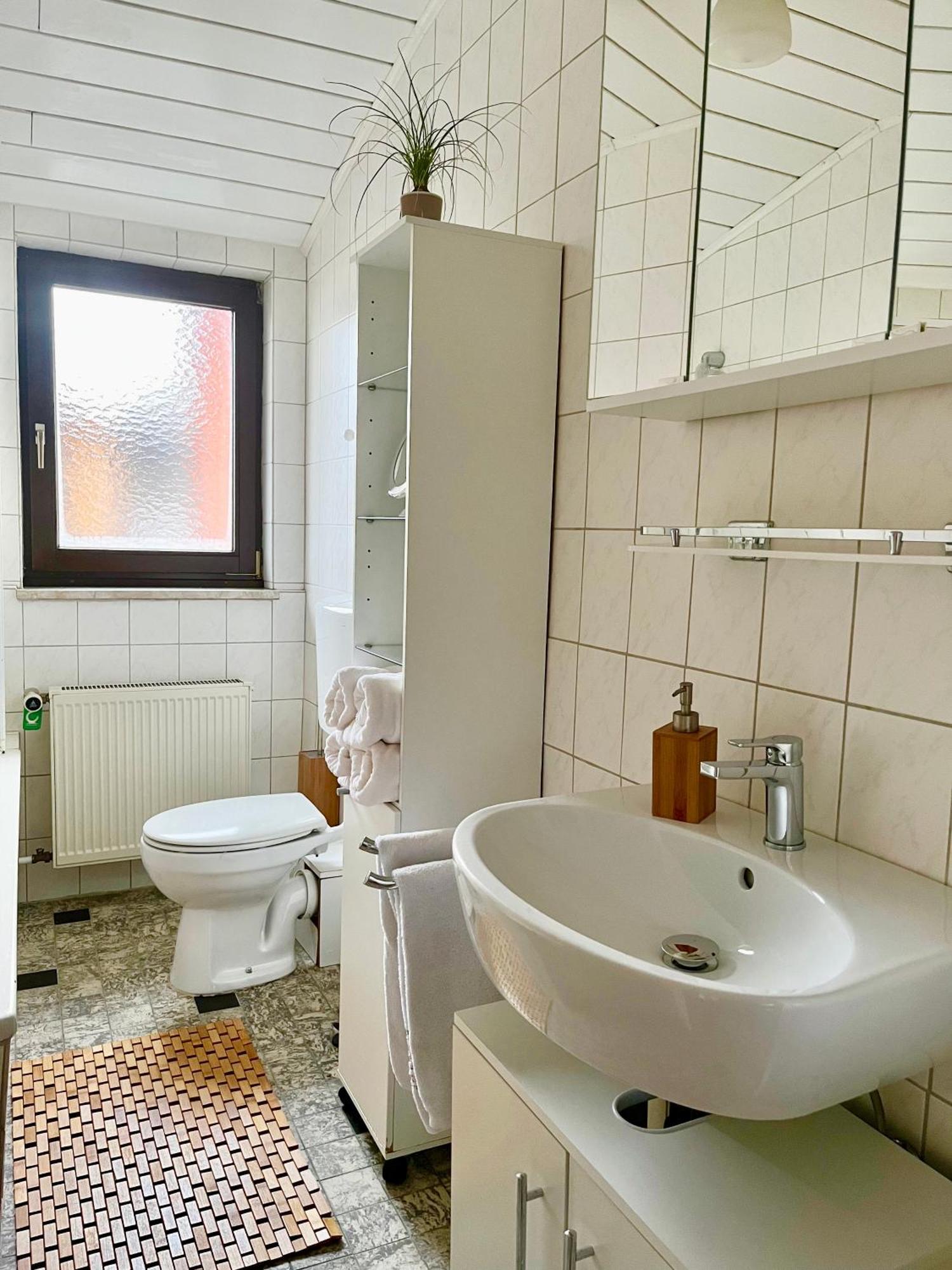 Casa Inn Parkview - Relax & Chill - Perfect For Business Travel, Weekend Trip, Family&Friends, Dogs Lover, Romance, Layover Or Longstay リンブルク・アン・デア・ラーン エクステリア 写真