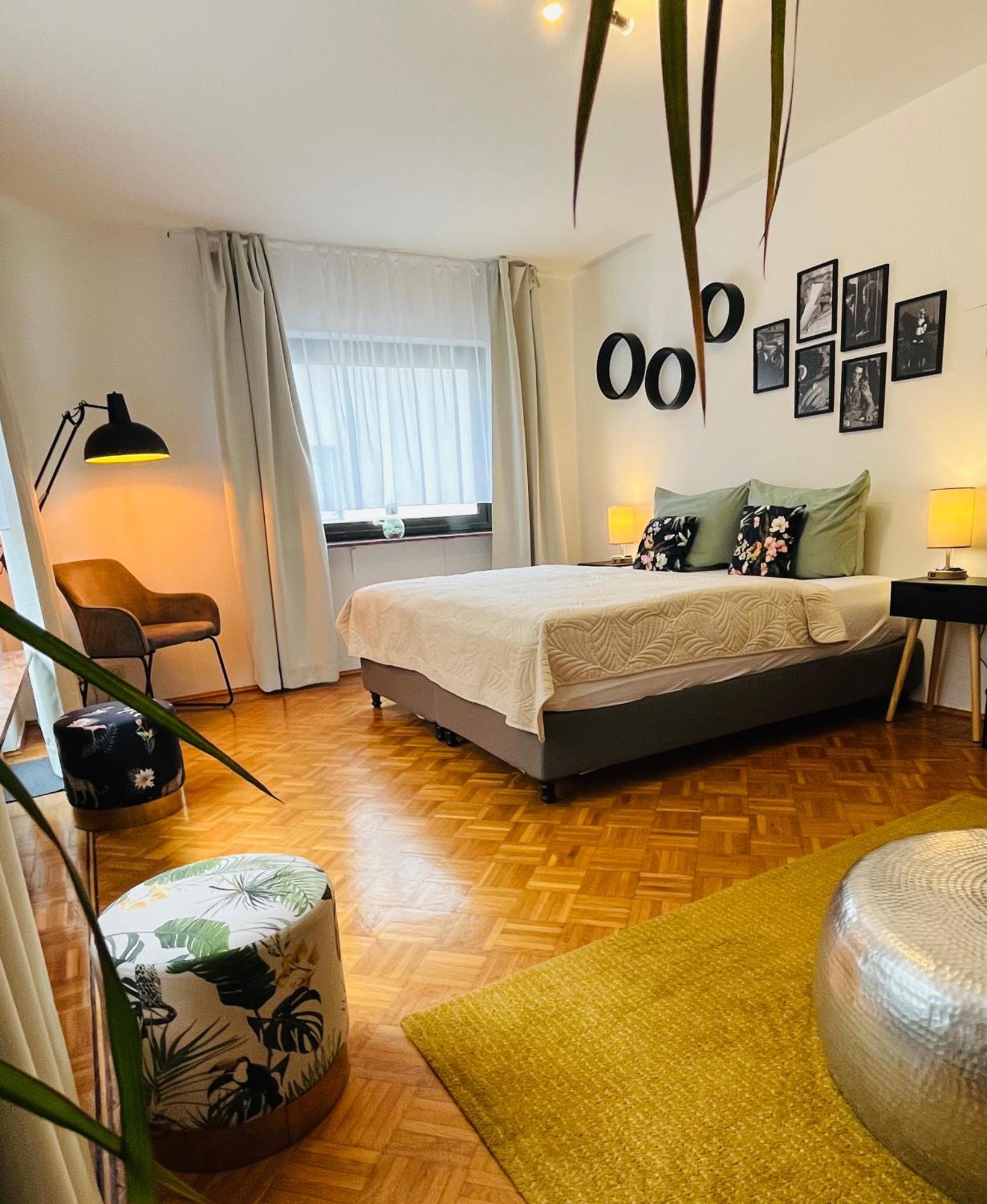 Casa Inn Parkview - Relax & Chill - Perfect For Business Travel, Weekend Trip, Family&Friends, Dogs Lover, Romance, Layover Or Longstay リンブルク・アン・デア・ラーン エクステリア 写真
